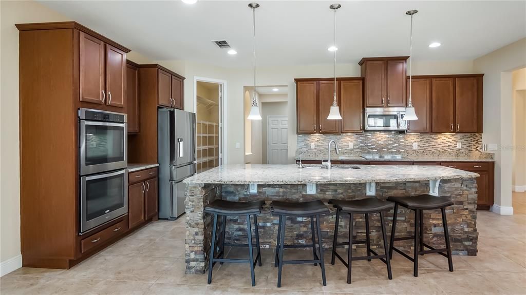 For Sale: $945,000 (4 beds, 3 baths, 3264 Square Feet)