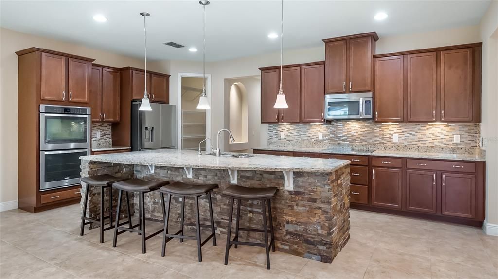 For Sale: $945,000 (4 beds, 3 baths, 3264 Square Feet)