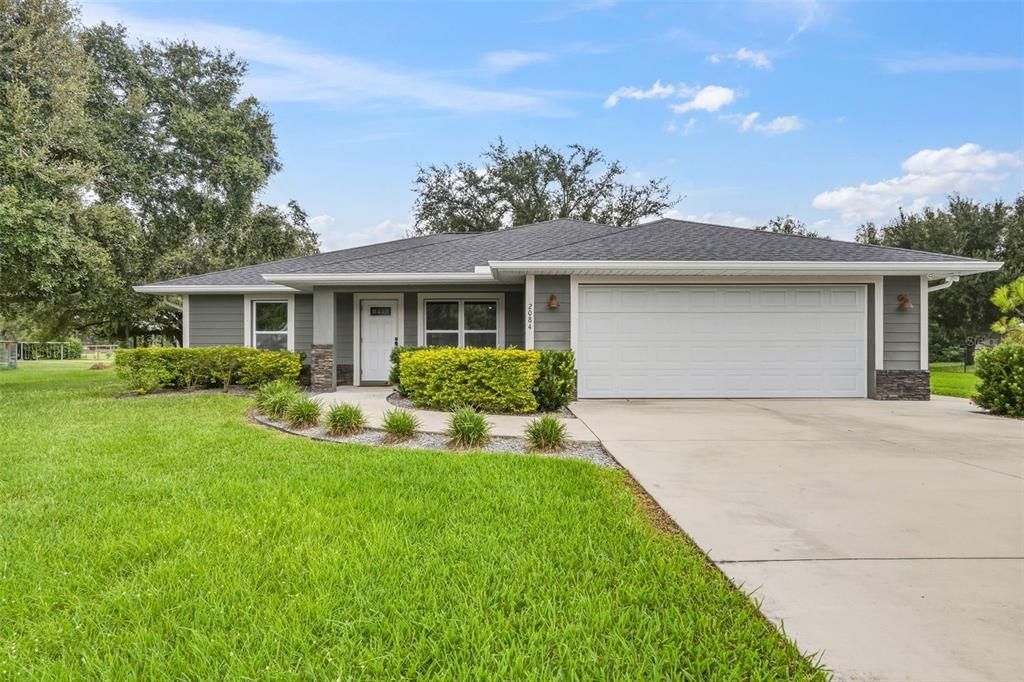 For Sale: $420,000 (3 beds, 2 baths, 1596 Square Feet)
