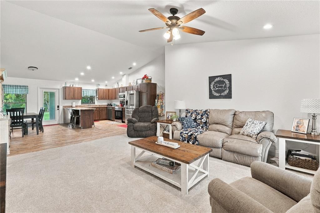 For Sale: $420,000 (3 beds, 2 baths, 1596 Square Feet)
