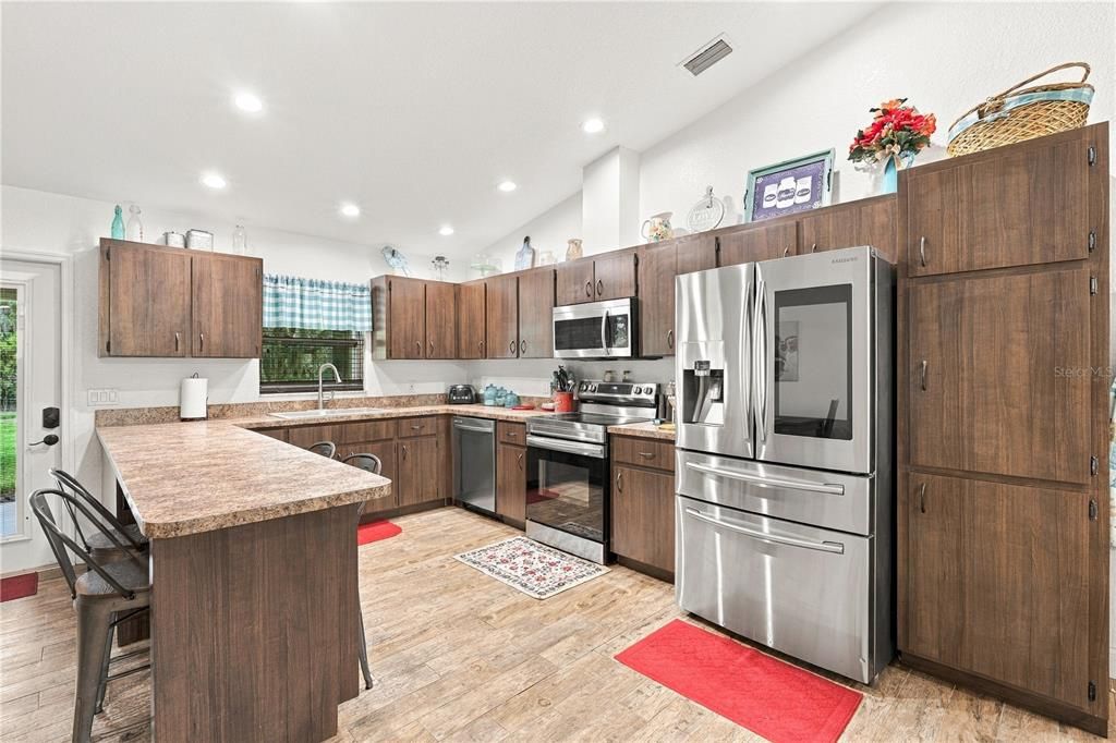 For Sale: $420,000 (3 beds, 2 baths, 1596 Square Feet)