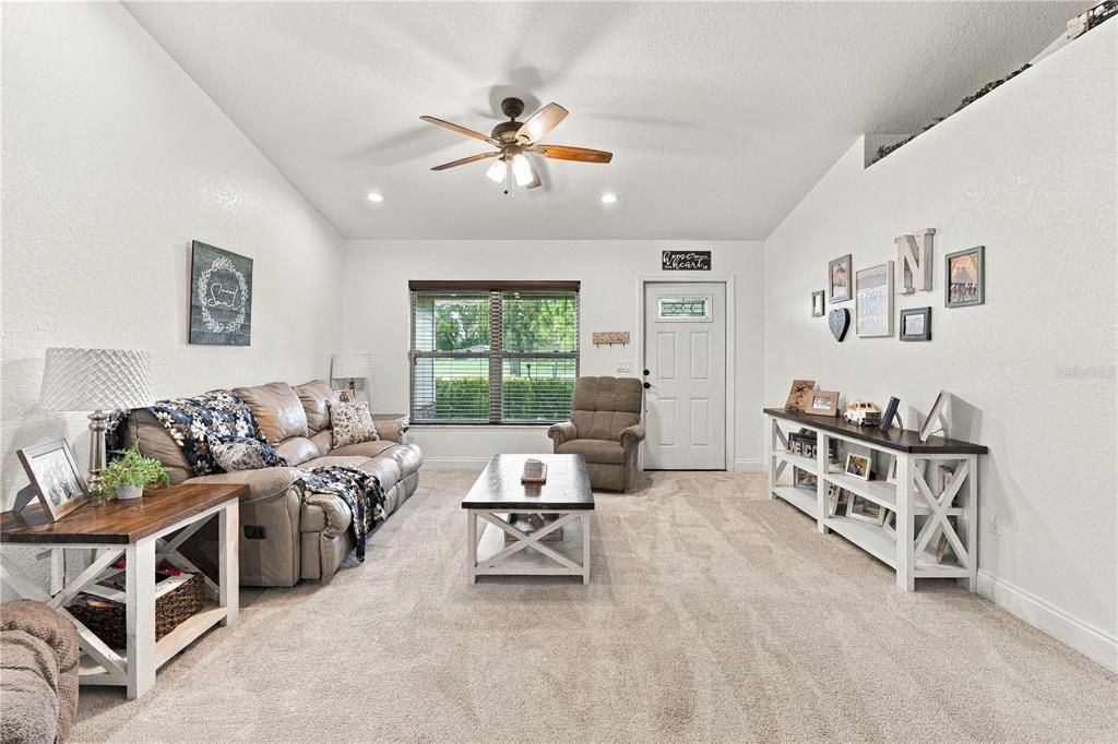 For Sale: $420,000 (3 beds, 2 baths, 1596 Square Feet)