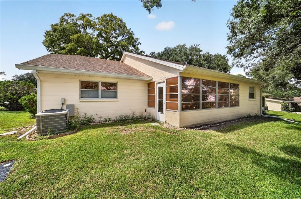 For Sale: $159,900 (2 beds, 2 baths, 1434 Square Feet)