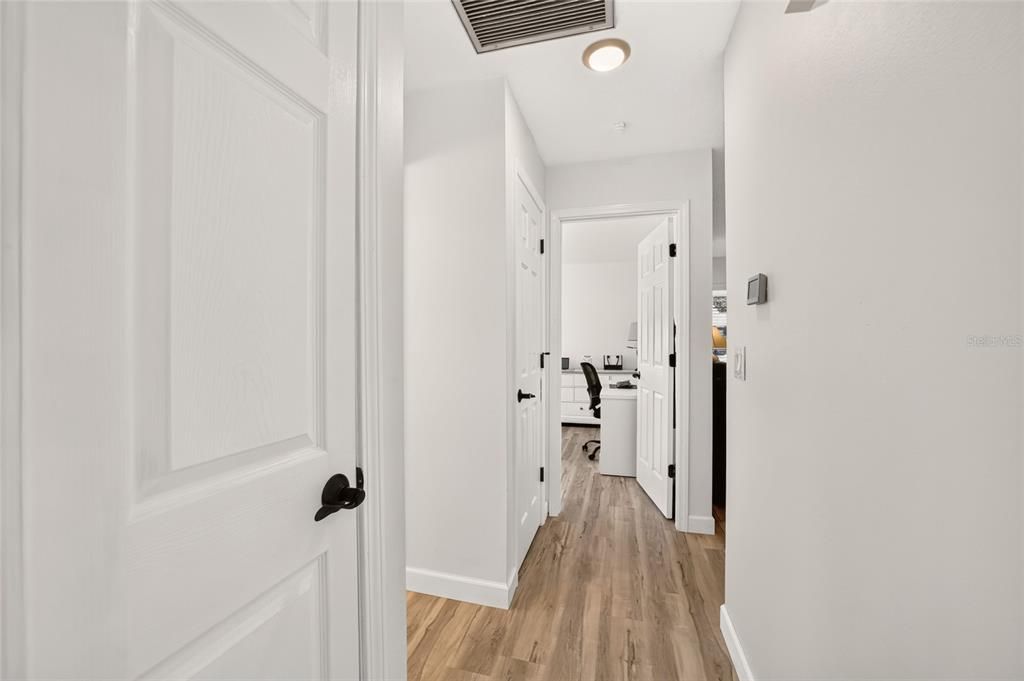 For Sale: $159,900 (2 beds, 2 baths, 1434 Square Feet)