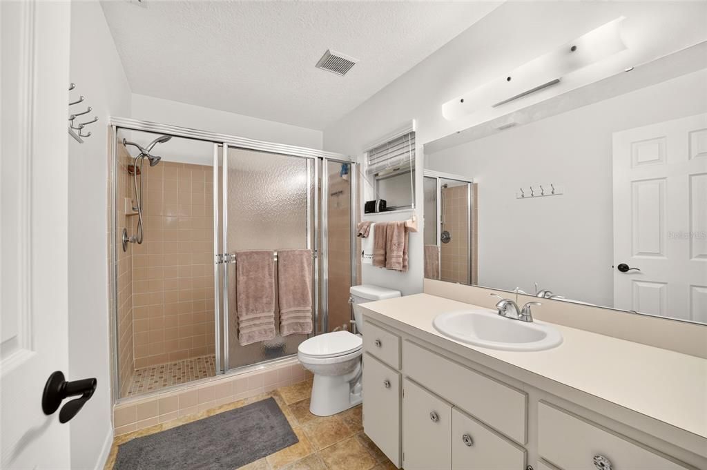 For Sale: $159,900 (2 beds, 2 baths, 1434 Square Feet)