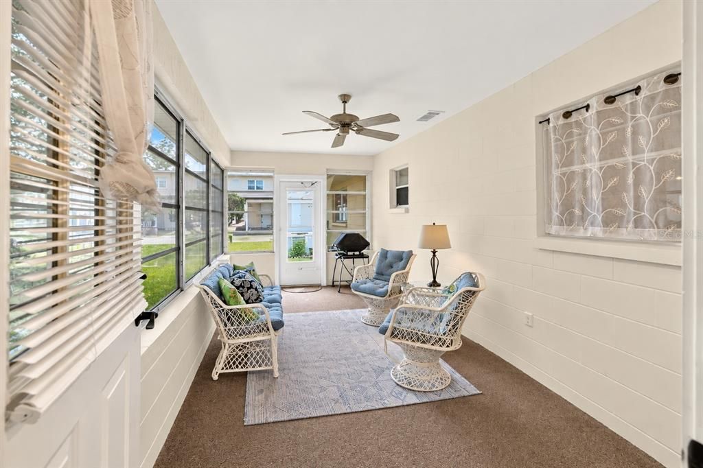 For Sale: $159,900 (2 beds, 2 baths, 1434 Square Feet)