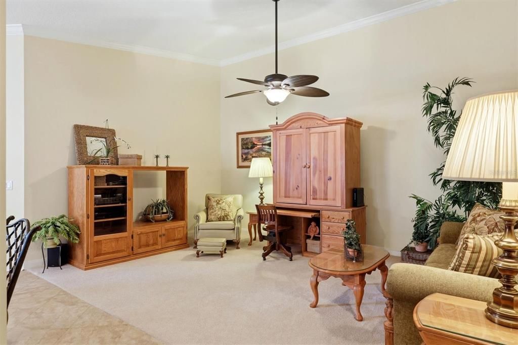 Active With Contract: $420,000 (2 beds, 2 baths, 1693 Square Feet)