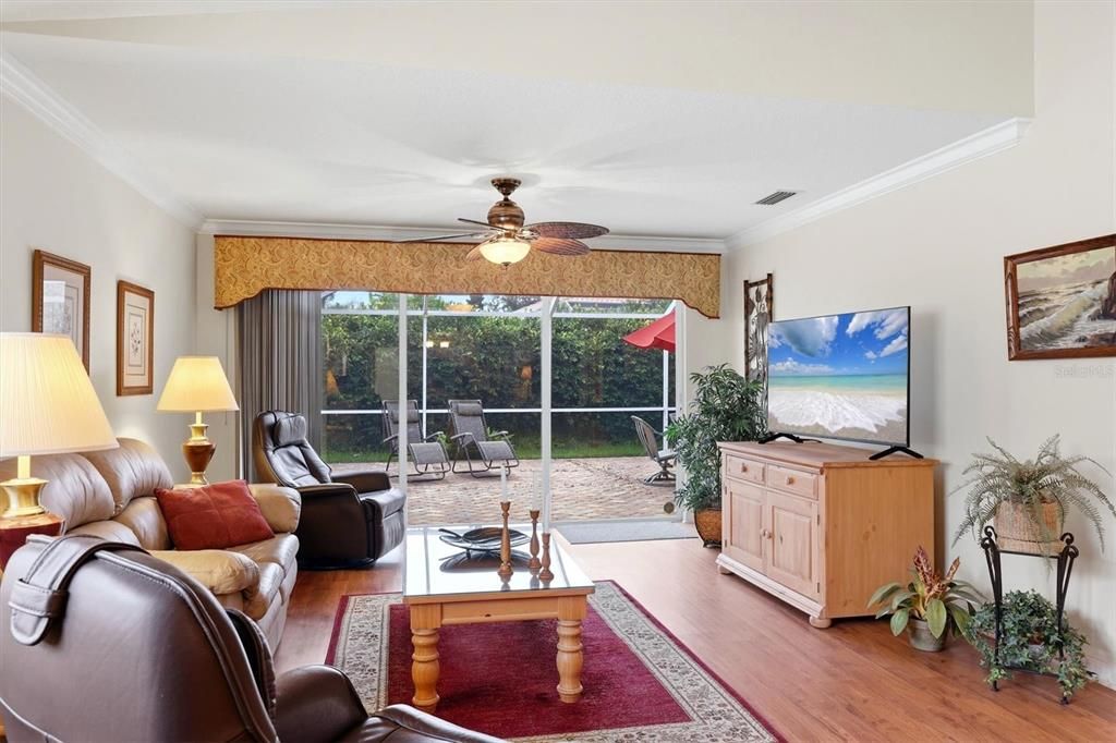 Active With Contract: $420,000 (2 beds, 2 baths, 1693 Square Feet)