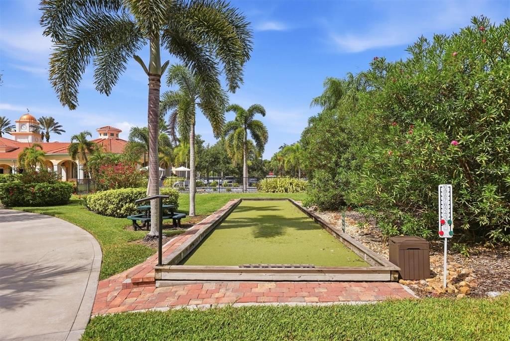 Active With Contract: $420,000 (2 beds, 2 baths, 1693 Square Feet)