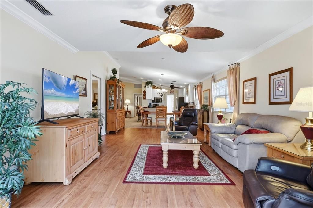 Active With Contract: $420,000 (2 beds, 2 baths, 1693 Square Feet)