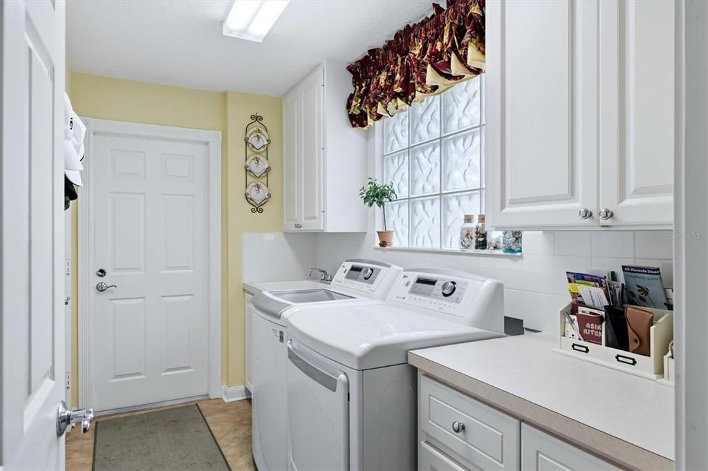 Active With Contract: $420,000 (2 beds, 2 baths, 1693 Square Feet)