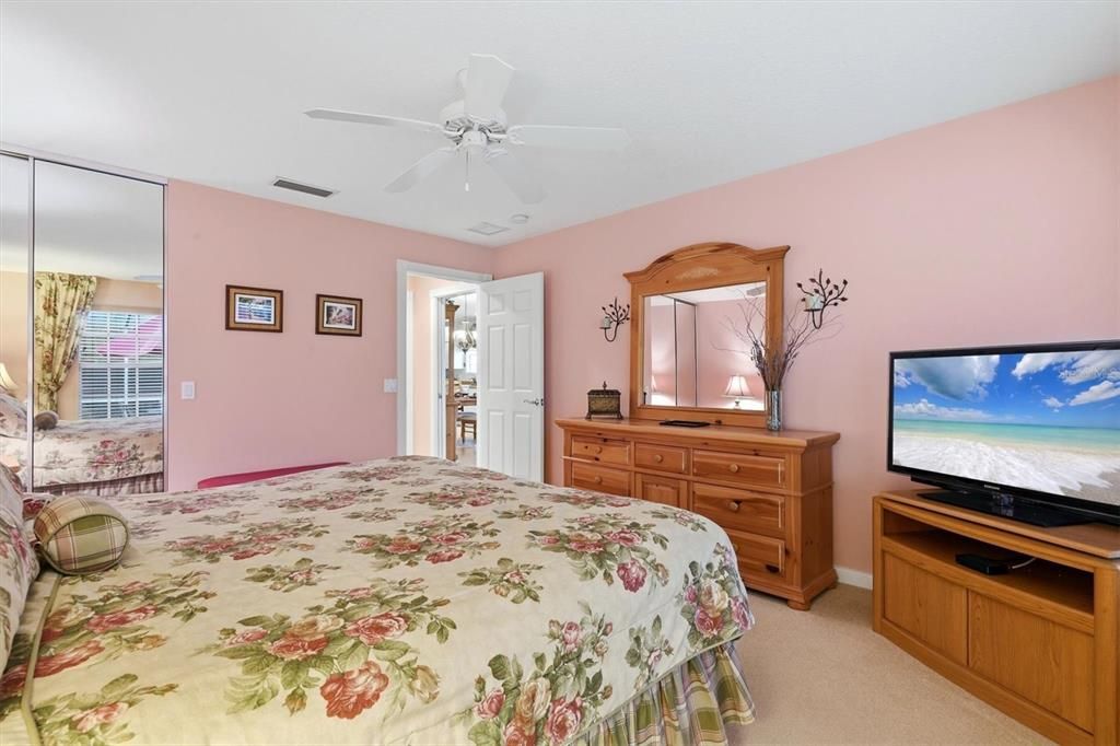 Active With Contract: $420,000 (2 beds, 2 baths, 1693 Square Feet)