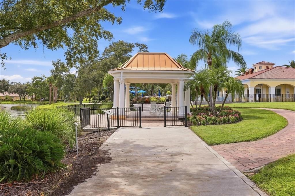 Active With Contract: $420,000 (2 beds, 2 baths, 1693 Square Feet)