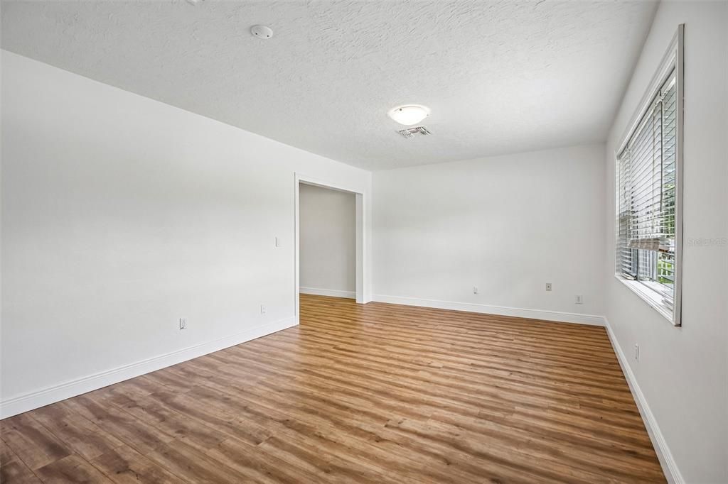 En Venta: $514,500 (3 camas, 2 baños, 1930 Pies cuadrados)