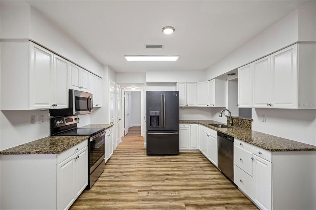En Venta: $514,500 (3 camas, 2 baños, 1930 Pies cuadrados)