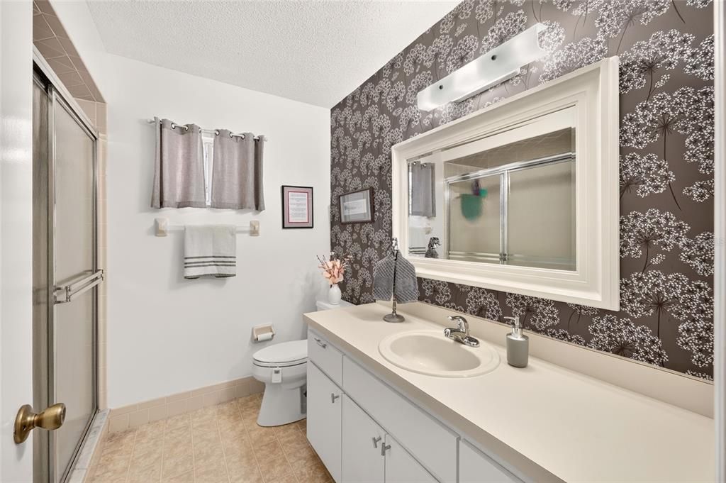 For Sale: $229,999 (2 beds, 2 baths, 1008 Square Feet)