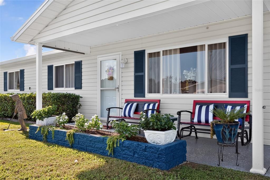 For Sale: $229,999 (2 beds, 2 baths, 1008 Square Feet)
