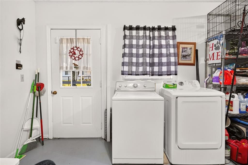 For Sale: $229,999 (2 beds, 2 baths, 1008 Square Feet)