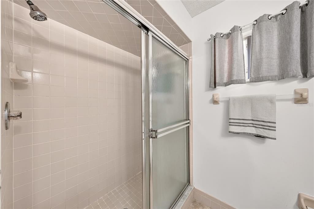 For Sale: $229,999 (2 beds, 2 baths, 1008 Square Feet)