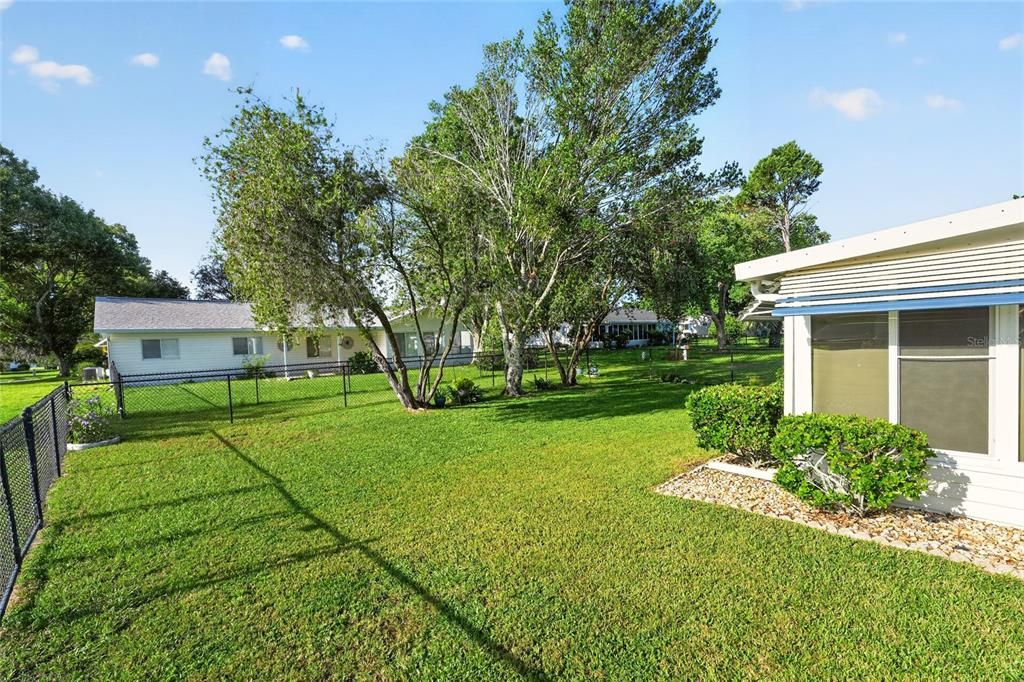 For Sale: $229,999 (2 beds, 2 baths, 1008 Square Feet)