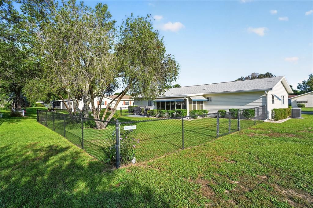 For Sale: $229,999 (2 beds, 2 baths, 1008 Square Feet)