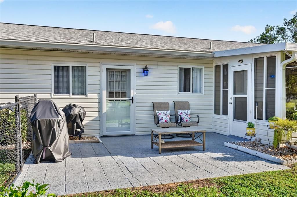 For Sale: $229,999 (2 beds, 2 baths, 1008 Square Feet)