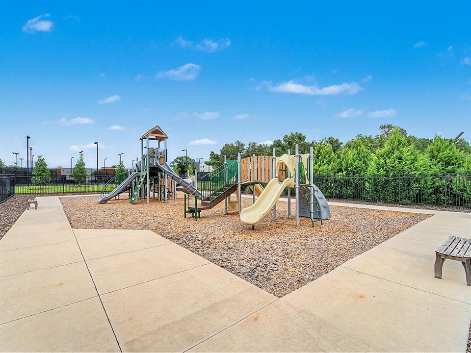 For Sale: $325,000 (3 beds, 2 baths, 1634 Square Feet)