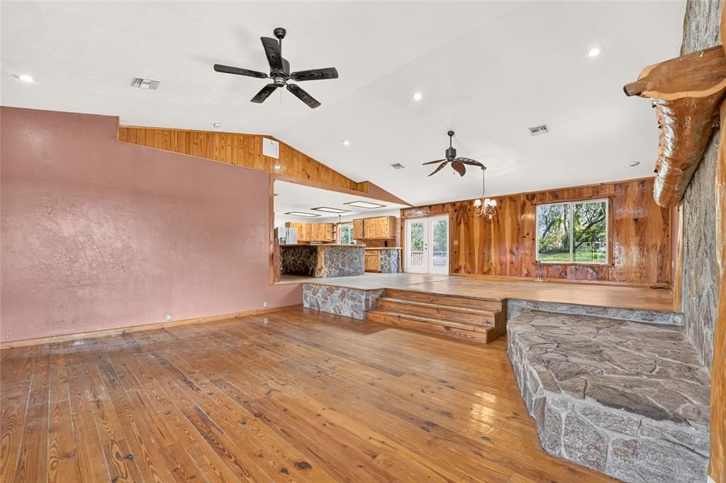 En Venta: $575,000 (3 camas, 3 baños, 2294 Pies cuadrados)