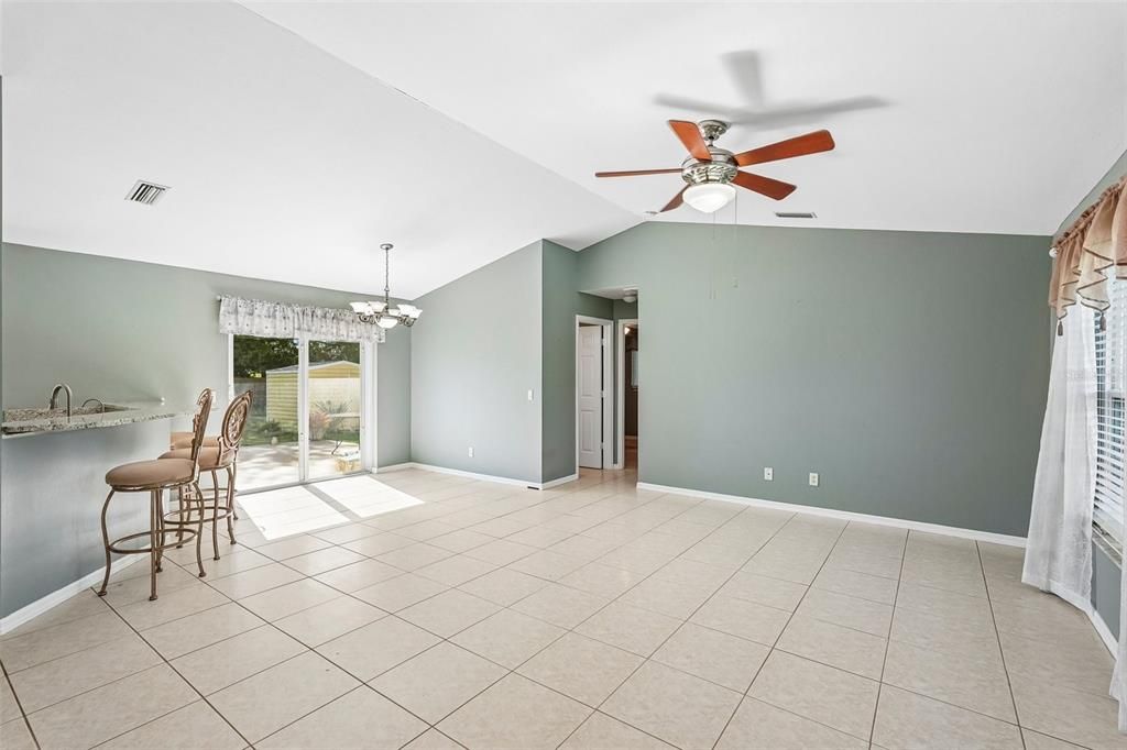 For Sale: $240,000 (3 beds, 2 baths, 1192 Square Feet)