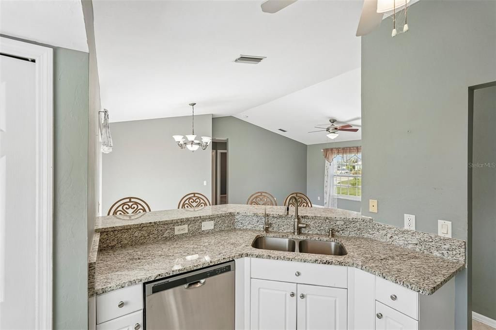 For Sale: $240,000 (3 beds, 2 baths, 1192 Square Feet)