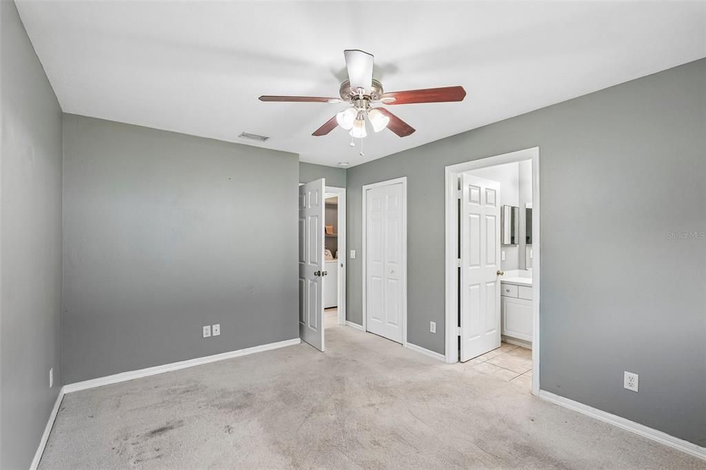 For Sale: $240,000 (3 beds, 2 baths, 1192 Square Feet)