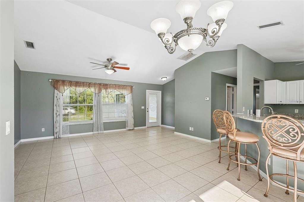 For Sale: $240,000 (3 beds, 2 baths, 1192 Square Feet)