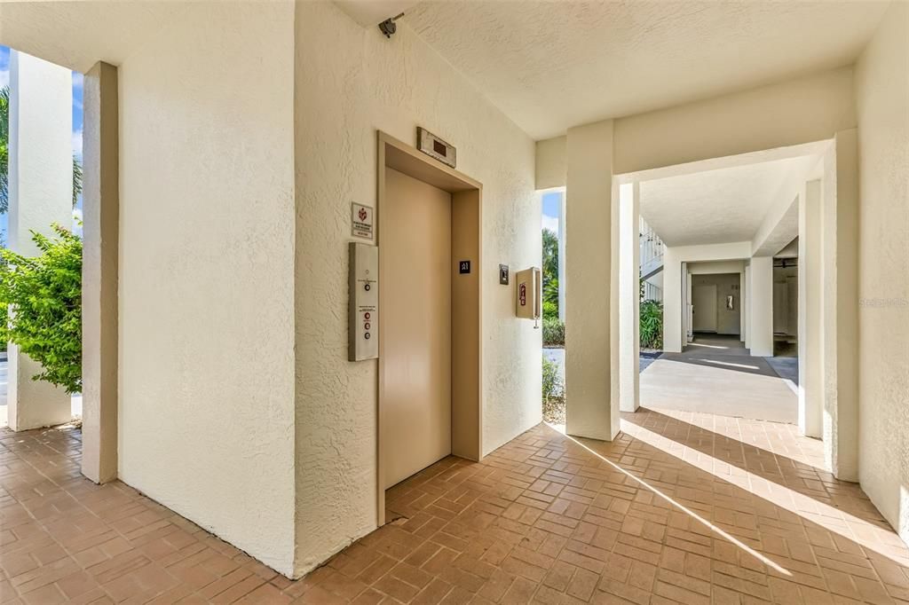 На продажу: $559,000 (3 спален, 2 ванн, 1838 Квадратных фут)