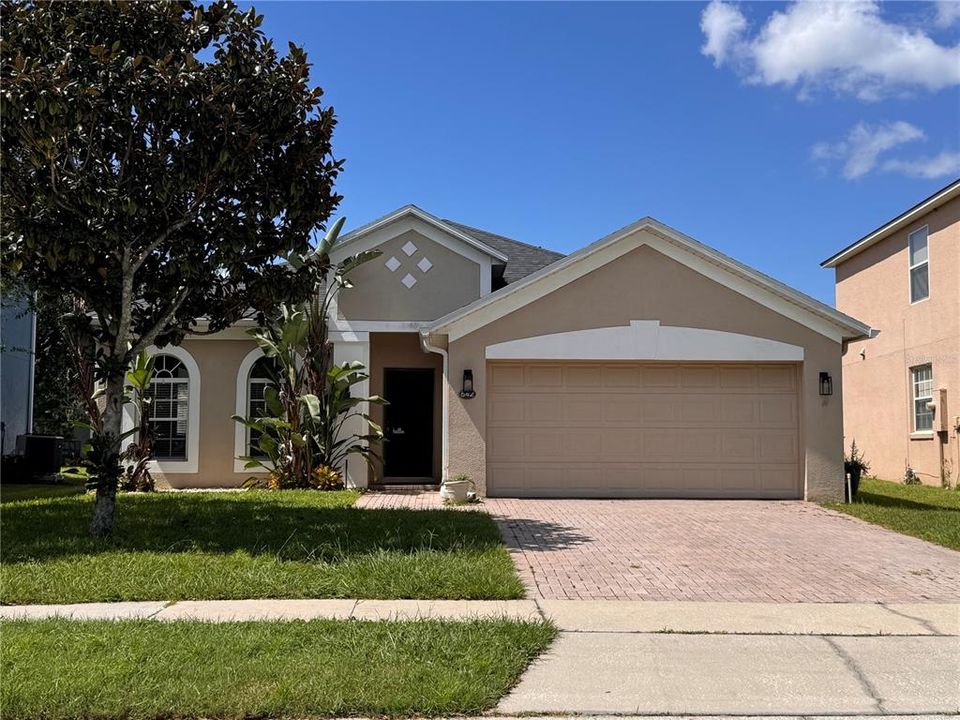 For Rent: $2,800 (4 beds, 2 baths, 1865 Square Feet)
