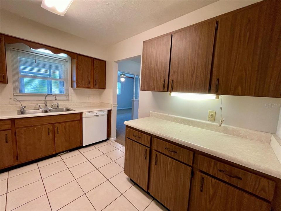 For Sale: $328,900 (3 beds, 2 baths, 1350 Square Feet)