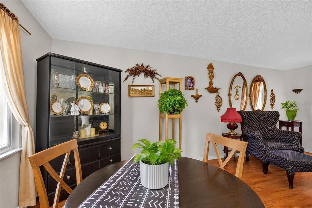 For Sale: $150,000 (3 beds, 2 baths, 984 Square Feet)