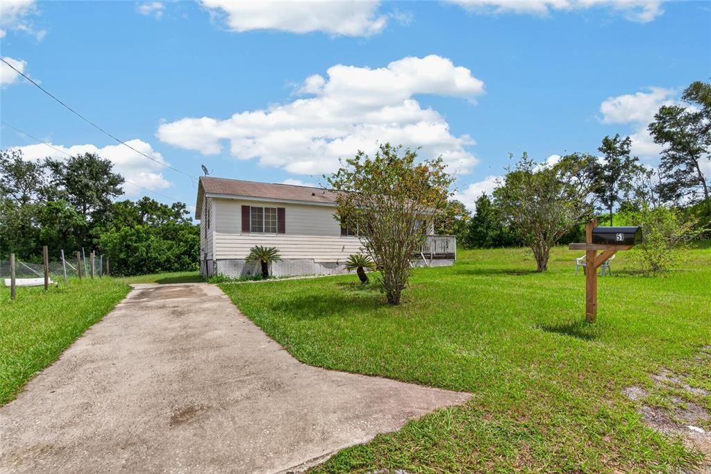 For Sale: $150,000 (3 beds, 2 baths, 984 Square Feet)