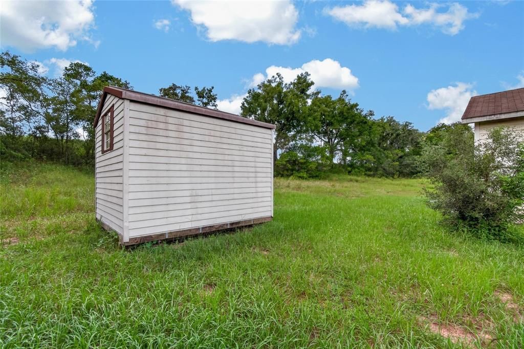 For Sale: $150,000 (3 beds, 2 baths, 984 Square Feet)