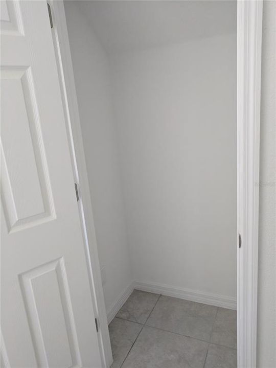For Rent: $2,400 (3 beds, 2 baths, 1747 Square Feet)