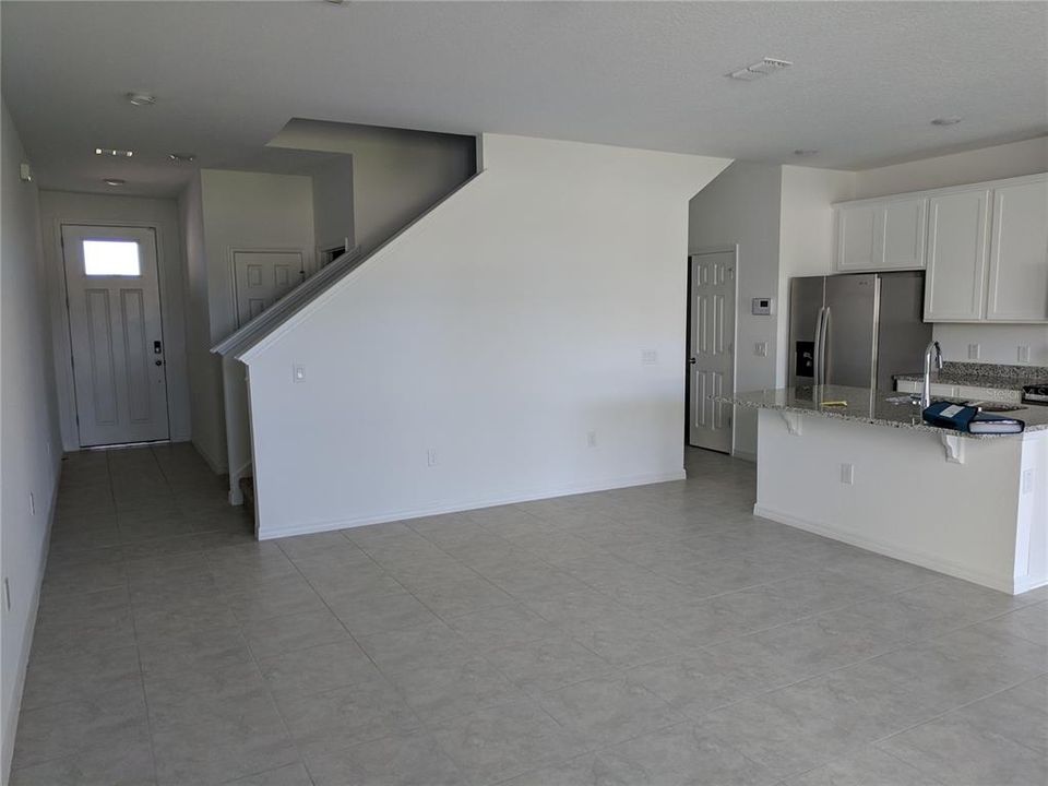 For Rent: $2,400 (3 beds, 2 baths, 1747 Square Feet)