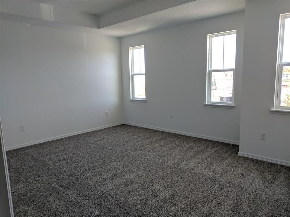 For Rent: $2,400 (3 beds, 2 baths, 1747 Square Feet)