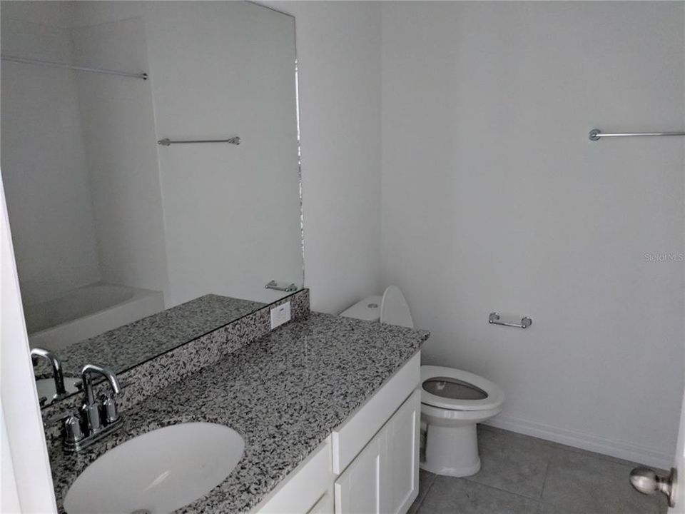 For Rent: $2,400 (3 beds, 2 baths, 1747 Square Feet)