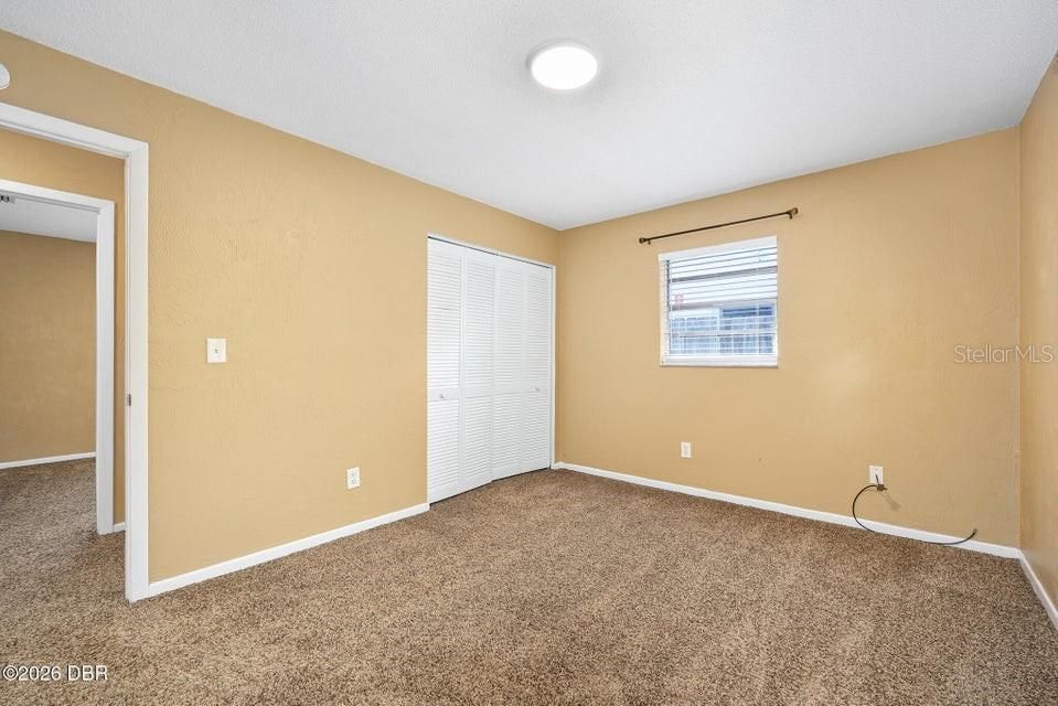 For Sale: $210,000 (2 beds, 1 baths, 910 Square Feet)