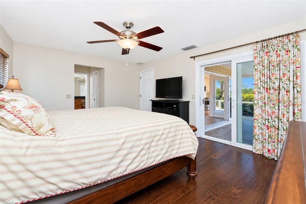 For Sale: $399,900 (3 beds, 2 baths, 1896 Square Feet)