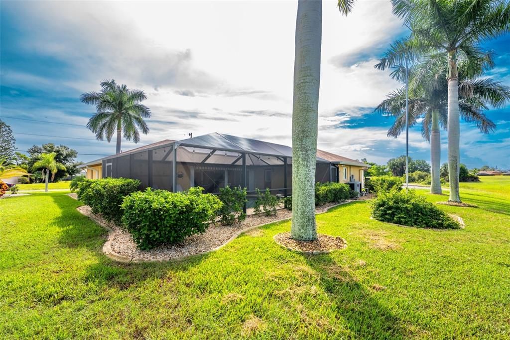 For Sale: $399,900 (3 beds, 2 baths, 1896 Square Feet)