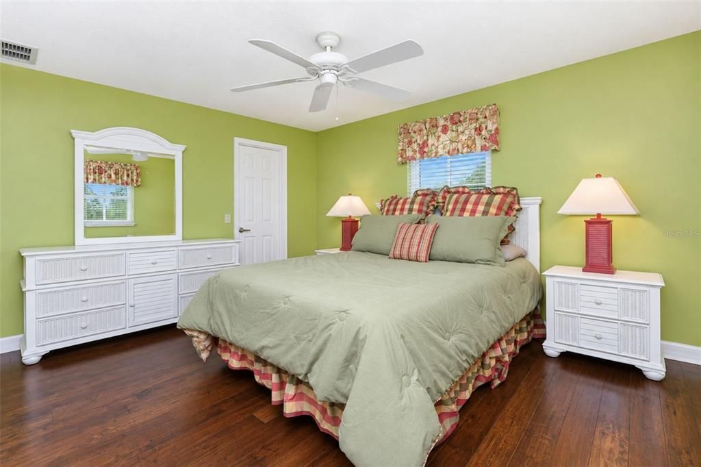 For Sale: $399,900 (3 beds, 2 baths, 1896 Square Feet)
