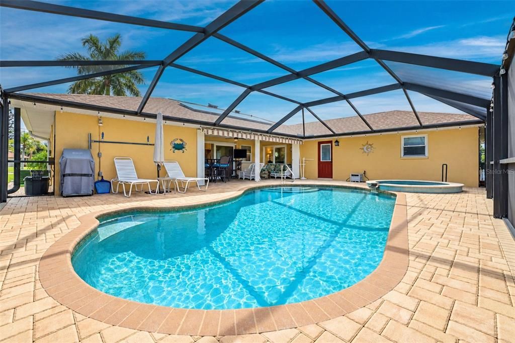 For Sale: $399,900 (3 beds, 2 baths, 1896 Square Feet)