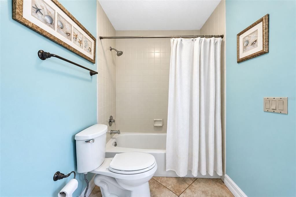 For Sale: $399,900 (3 beds, 2 baths, 1896 Square Feet)