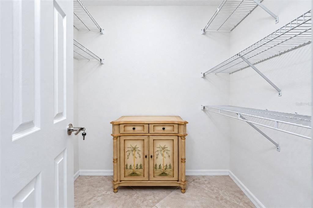 For Sale: $399,900 (3 beds, 2 baths, 1896 Square Feet)
