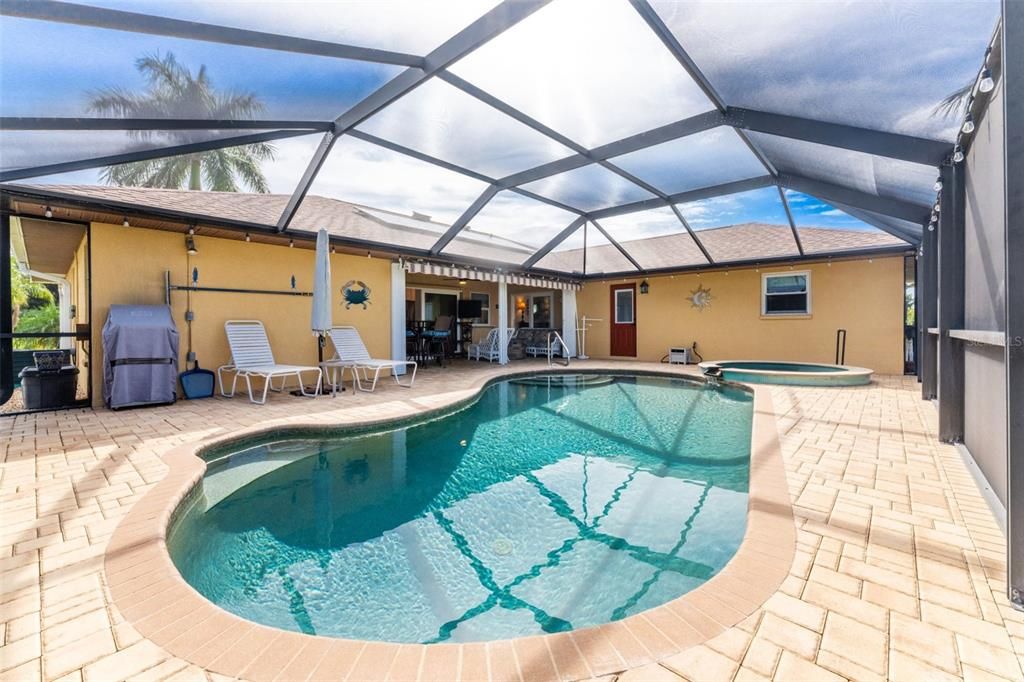 For Sale: $399,900 (3 beds, 2 baths, 1896 Square Feet)